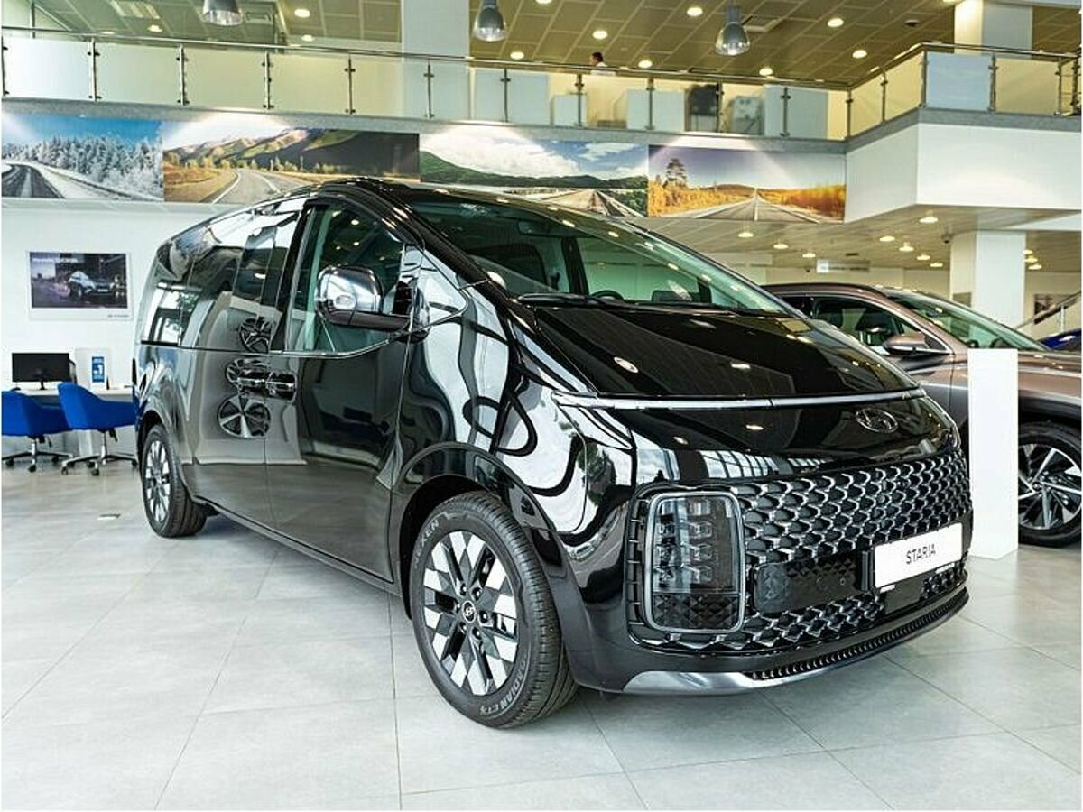 РњРёРЅРёРІСЌРЅ Hyundai Staria 2022