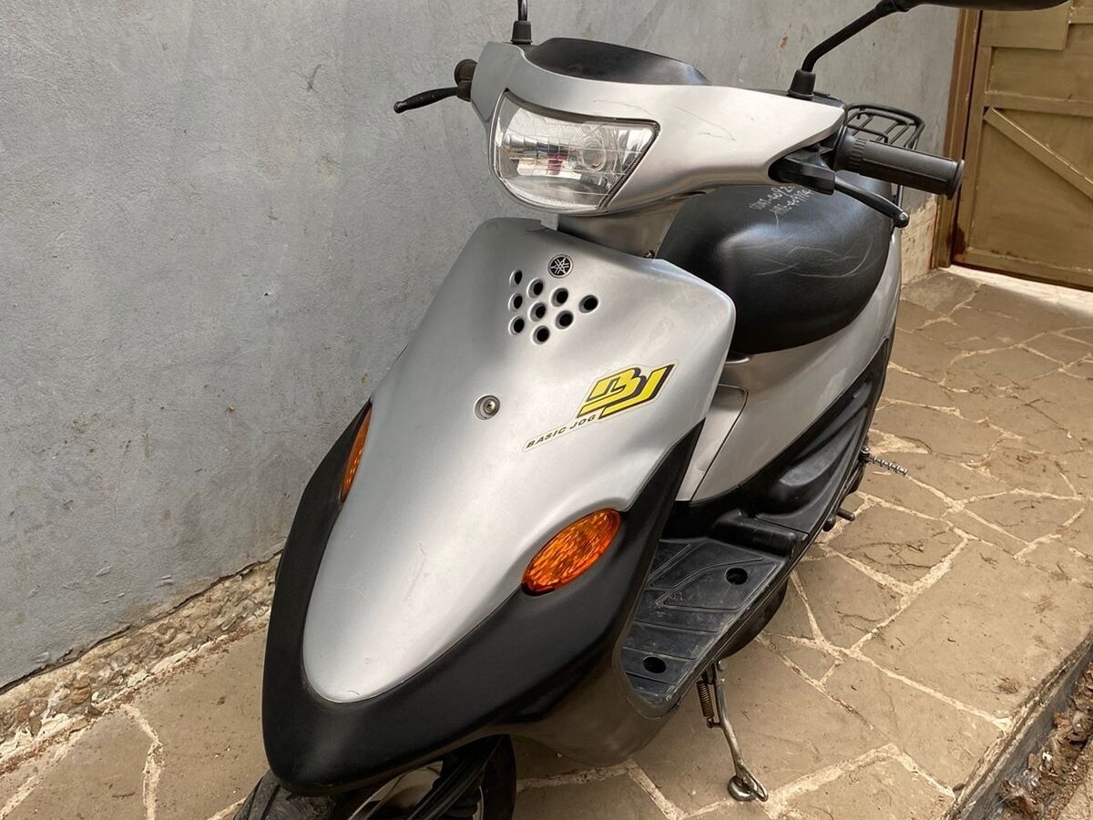 Купить б/у Yamaha Jog карбюратор Вариатор в Белеутово: серебристый 2003 ...