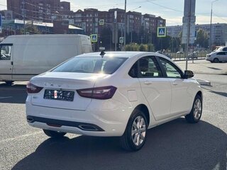2024 Lada (ВАЗ) Vesta I Рестайлинг (NG), белый, 1650000 рублей, вид 3