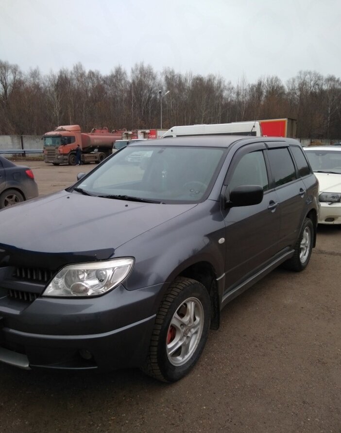 Купить б/у Mitsubishi Outlander I 2.0 MT (136 л.с.) 4WD