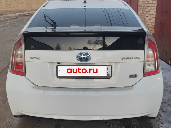 2013 Toyota Prius III Рестайлинг (XW30), белый, 1450000 рублей - вид 3