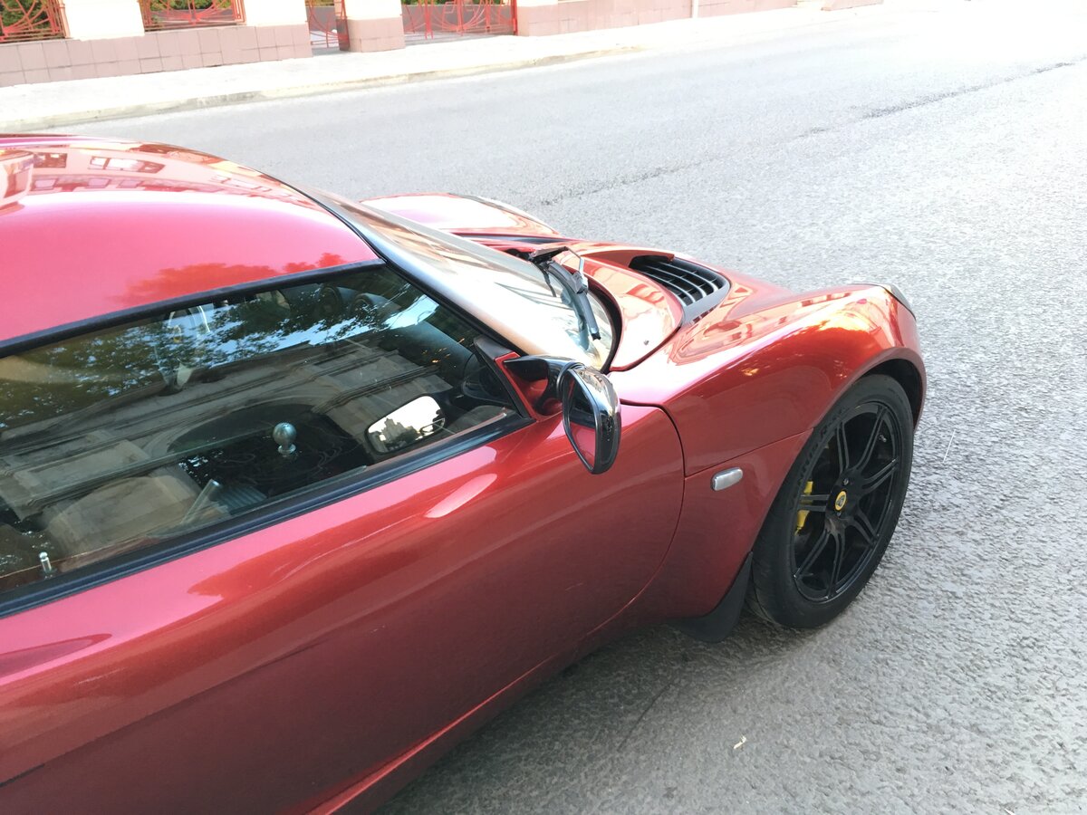 Красный Лотус авто