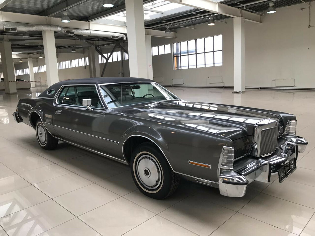 Lincoln Continental Town car 1976