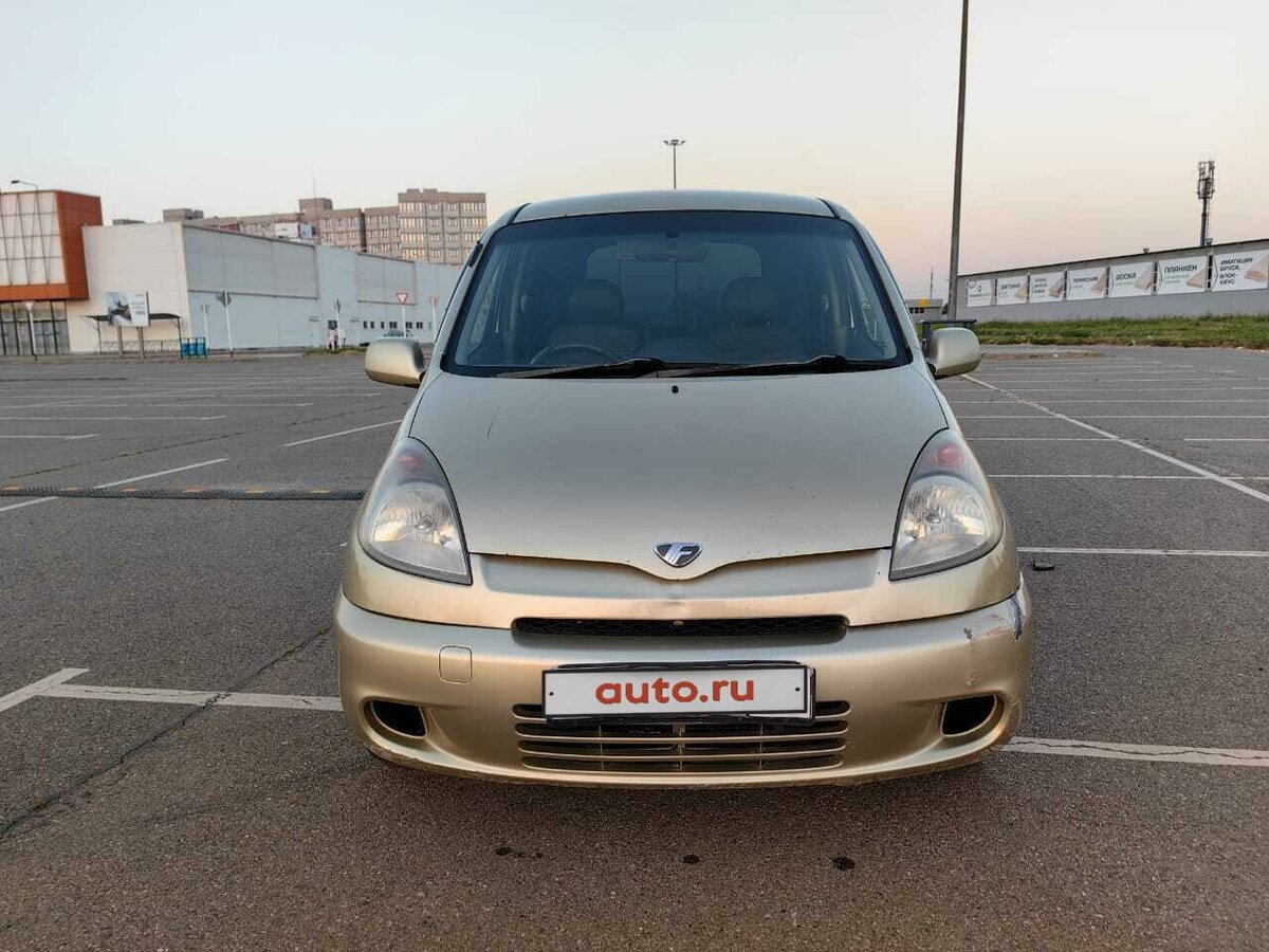 Toyota Funcargo 2000