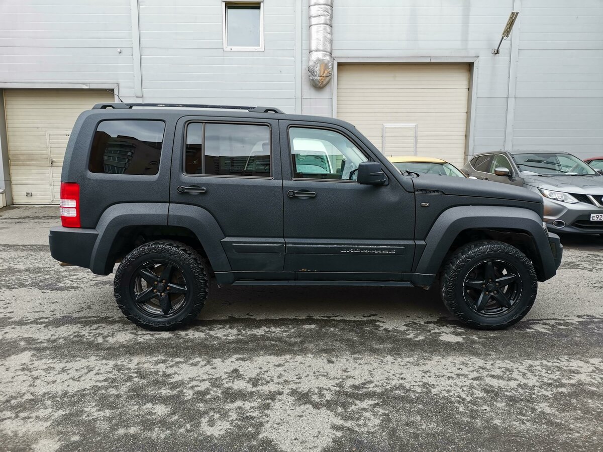 Купить б/у Jeep Cherokee IV (KK) 3.7 AT (205 л.с.) 4WD бензин автомат в