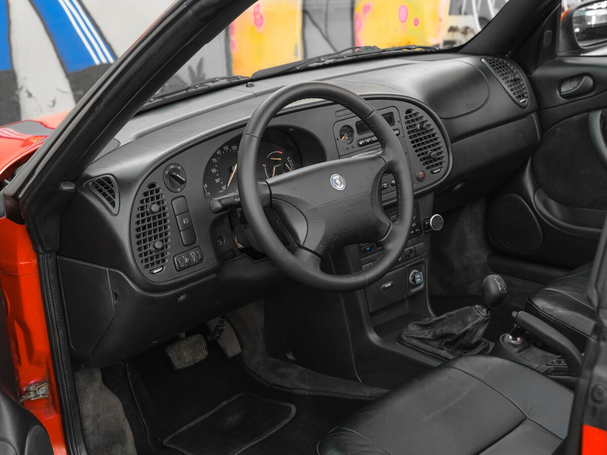 SAAB 900 - фото 8