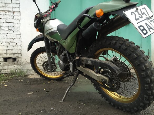 1997 Kawasaki KL 250, зелёный - вид 3