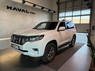 2018 Toyota Land Cruiser Prado 150 Series Рестайлинг 2, белый, 4050000 рублей, вид 1