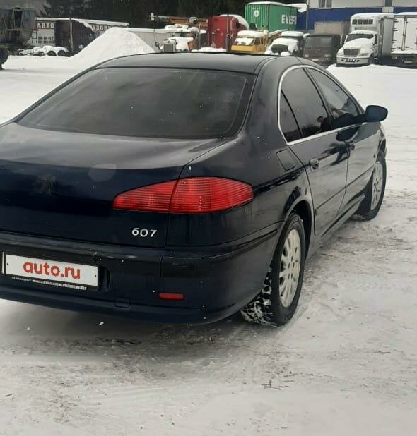 Пежо темно синий