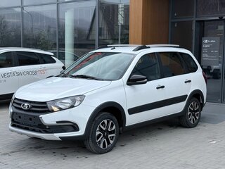 2026 Lada (ВАЗ) Granta Cross I Рестайлинг, белый, 1226000 рублей, вид 1