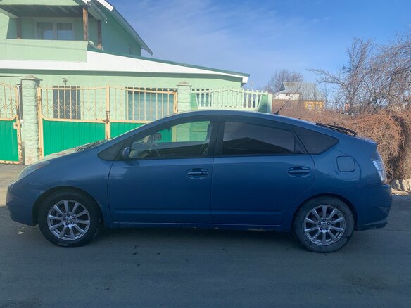 2004 Toyota Prius II (XW20), синий, 700000 рублей - вид 4