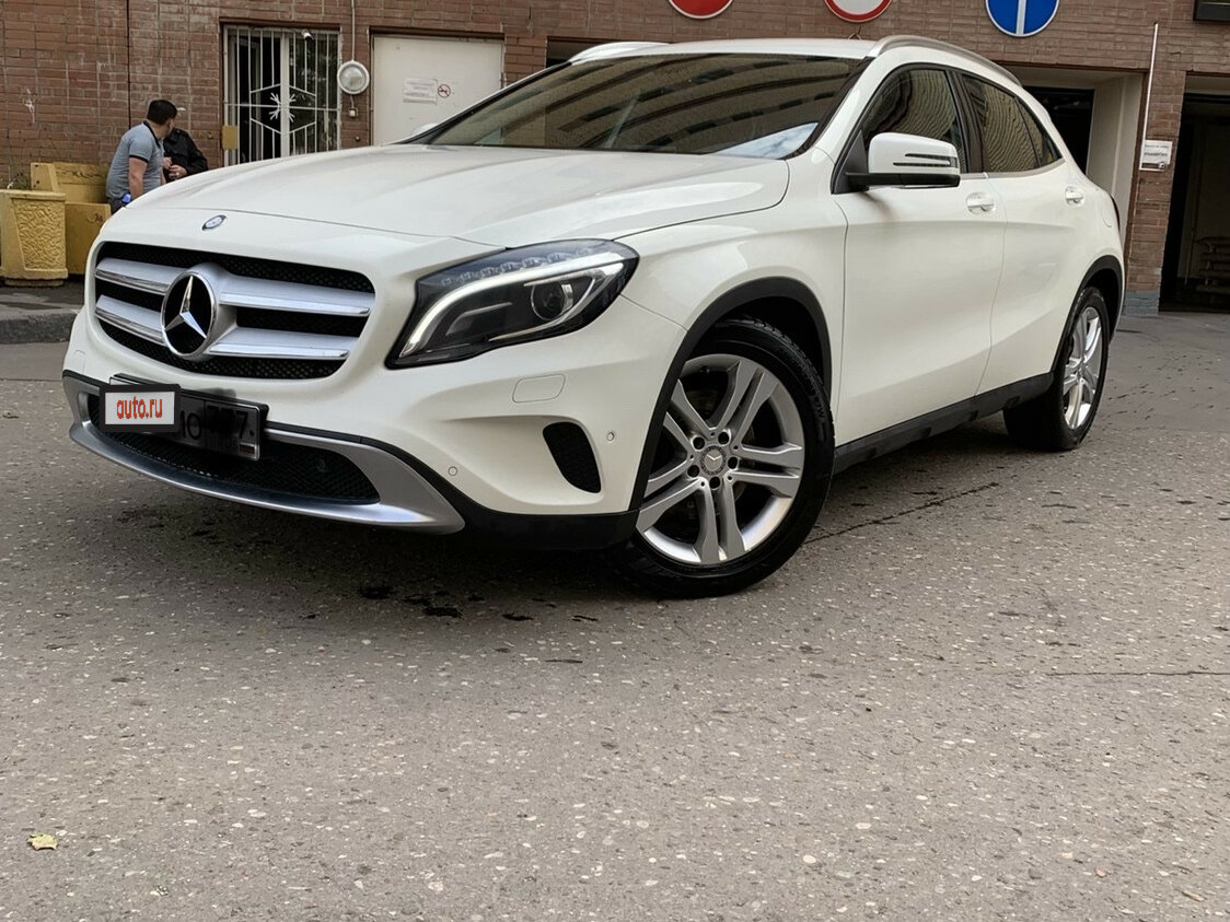 Мерседес GLA 250 белый
