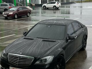 2010 Mercedes-Benz S-Класс 500 V (W221) Рестайлинг, чёрный, 2670000 рублей, вид 1