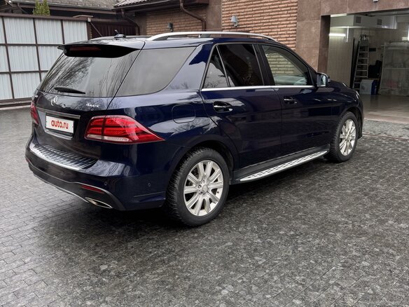 2016 Mercedes-Benz GLE 500 I (W166), синий, 4500000 рублей - вид 4