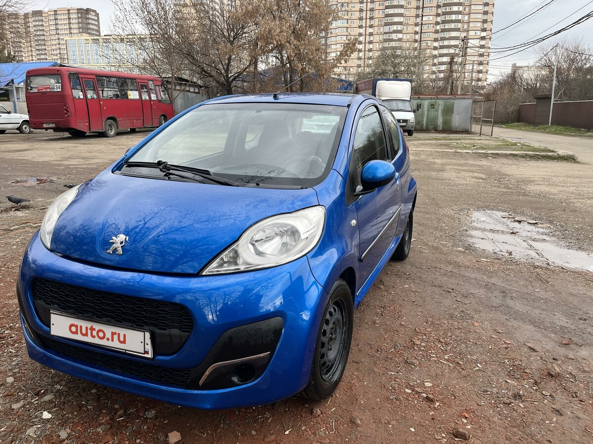 Купить б/у Peugeot 107 I Рестайлинг 2 1.0 AMT (68 л.с.) бензин робот в ...