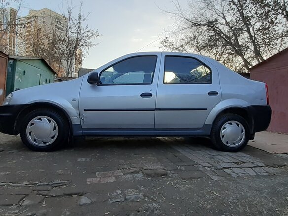 2012 Renault Logan I Рестайлинг, серый - вид 3
