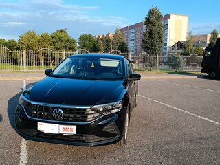 2021 Volkswagen Polo VI, чёрный, 1750000 рублей, вид 2