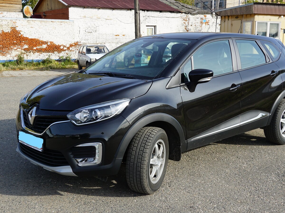 Renault Captur черный