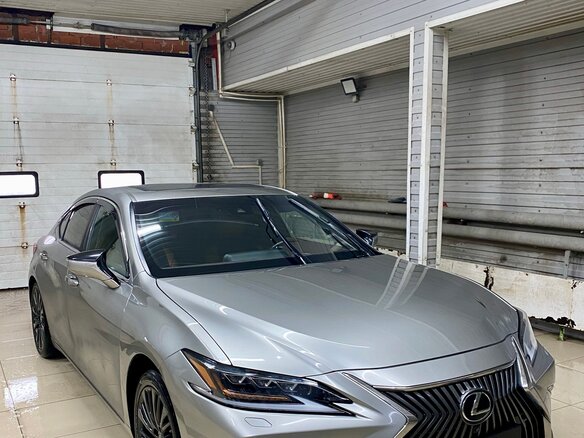 2019 Lexus ES 250 VII, серый, 3800000 рублей - вид 5