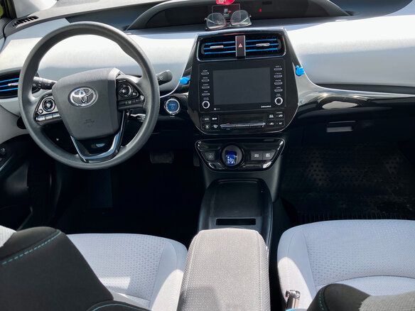 2021 Toyota Prius IV Рестайлинг (XW50), чёрный, 2100000 рублей - вид 12