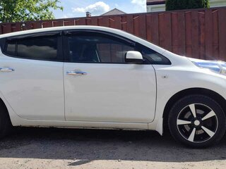 2016 Nissan Leaf 30kWh I (ZE0/AZE0), белый, 1050000 рублей, вид 4