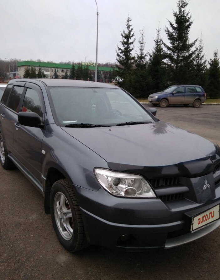 Купить б/у Mitsubishi Outlander I 2.0 MT (136 л.с.) 4WD