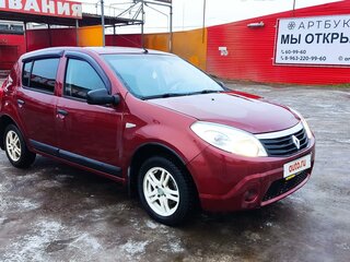 2013 Renault Sandero I, красный, 550000 рублей, вид 1