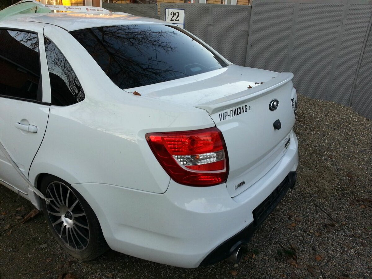 Granta Sport 1 белая