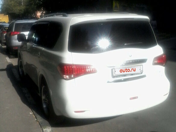 2013 Infiniti QX80 I, белый - вид 3
