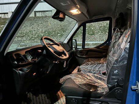 2025 Iveco Daily, синий, 11845000 рублей, вид 2