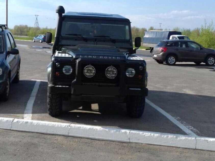 Купить б/у Land Rover Defender I Рестайлинг 110 2.4d MT (122 л.с.) 4WD ...