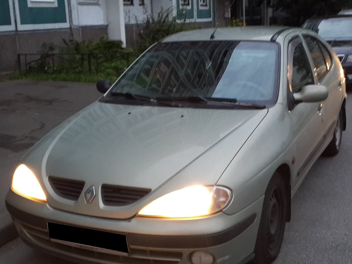 Купить б/у Renault Megane I Рестайлинг 1.4 MT (95 л.с.) бензин механика в Санкт-
