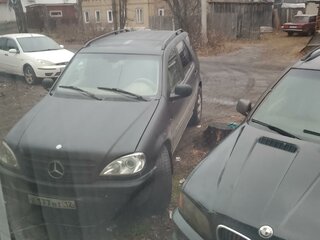 2000 Mercedes-Benz M-Класс 430 I (W163), чёрный, 310000 рублей, вид 1