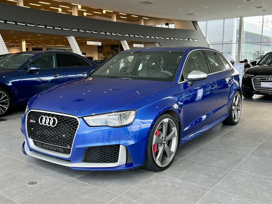 Купить б/у Audi RS 3 II (8V) 2.5 AMT (367 л.с.) 4WD бензин робот в ...