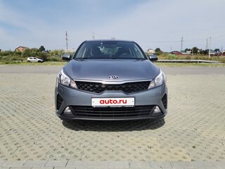 2020 Kia Rio IV Рестайлинг, серый, 1590000 рублей, вид 1