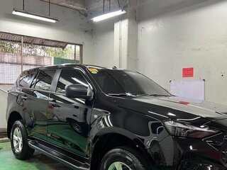 2026 Isuzu MU-X II Рестайлинг, чёрный, 3980000 рублей, вид 1