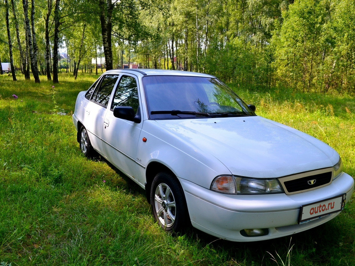 Купить б/у Daewoo Nexia I 1.5 MT (75 л.с.) бензин механика в Воткинске: бежевый 