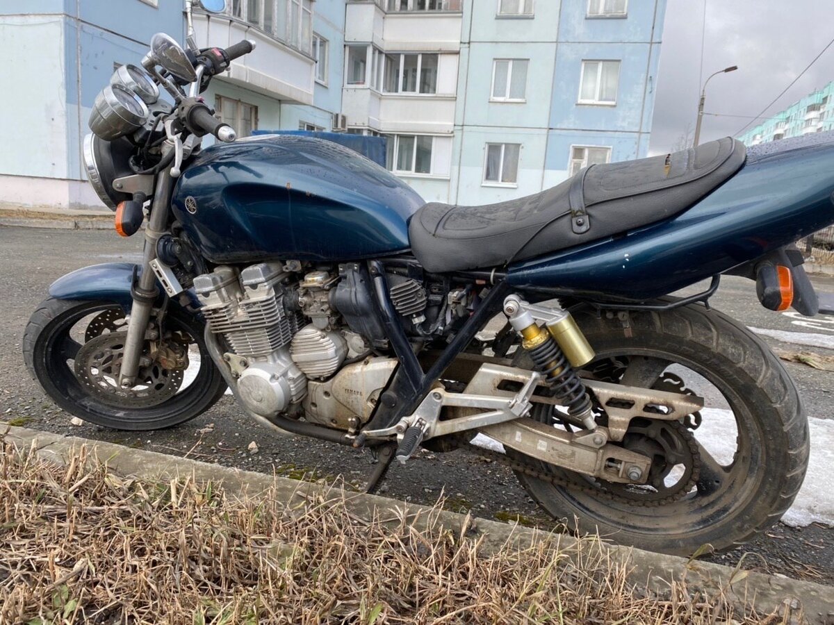 Yamaha XJR 400
