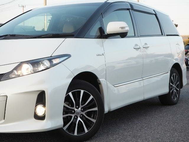 Toyota Estima Hybrid 2015
