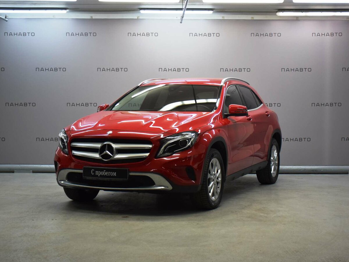 Mercedes Benz GLA 250 красный