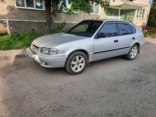 2001 Toyota Corolla VIII (E110) Рестайлинг, серебристый, 330000 рублей, вид 1