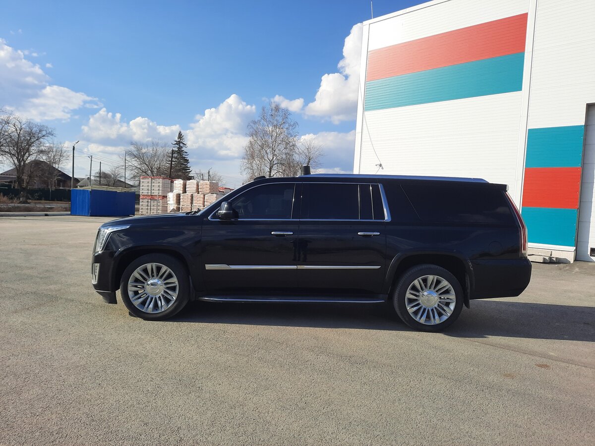 Купить б/у Cadillac Escalade IV ESV 6.2 AT (409 л.с.) 4WD бензин ...