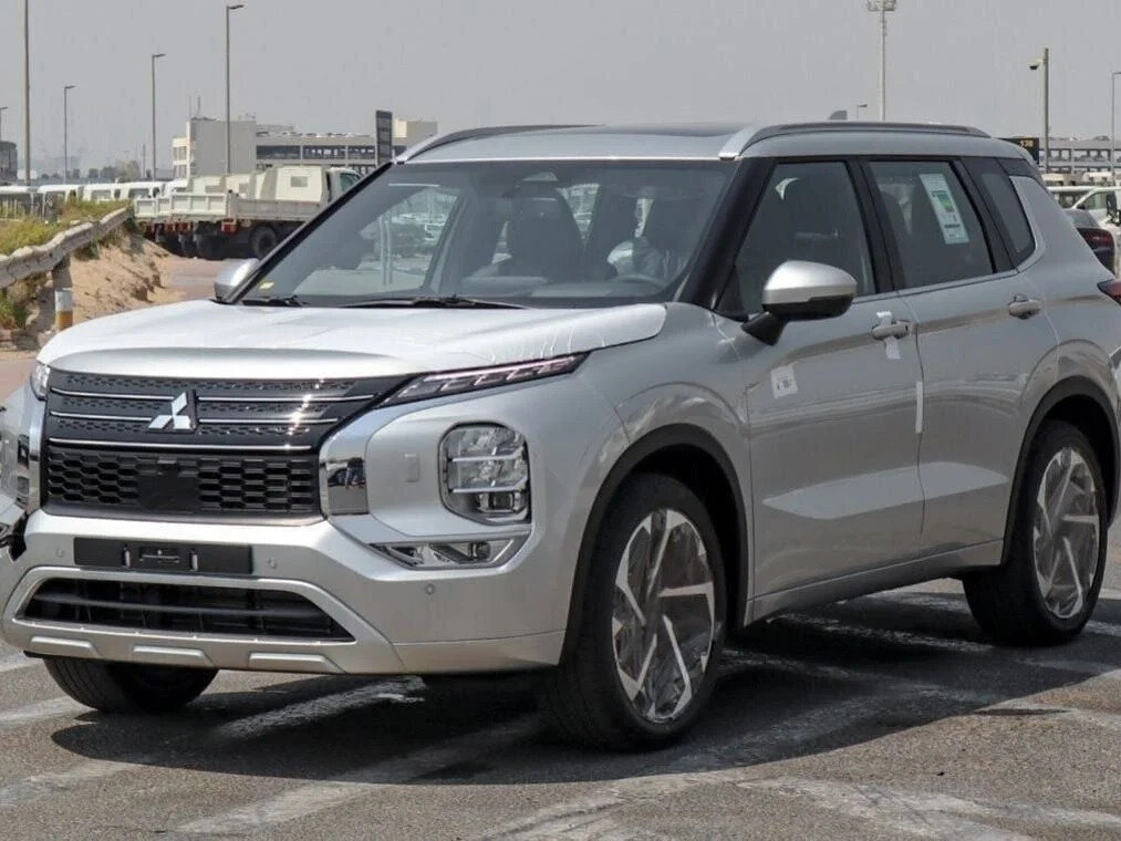 Mitsubishi Outlander IV