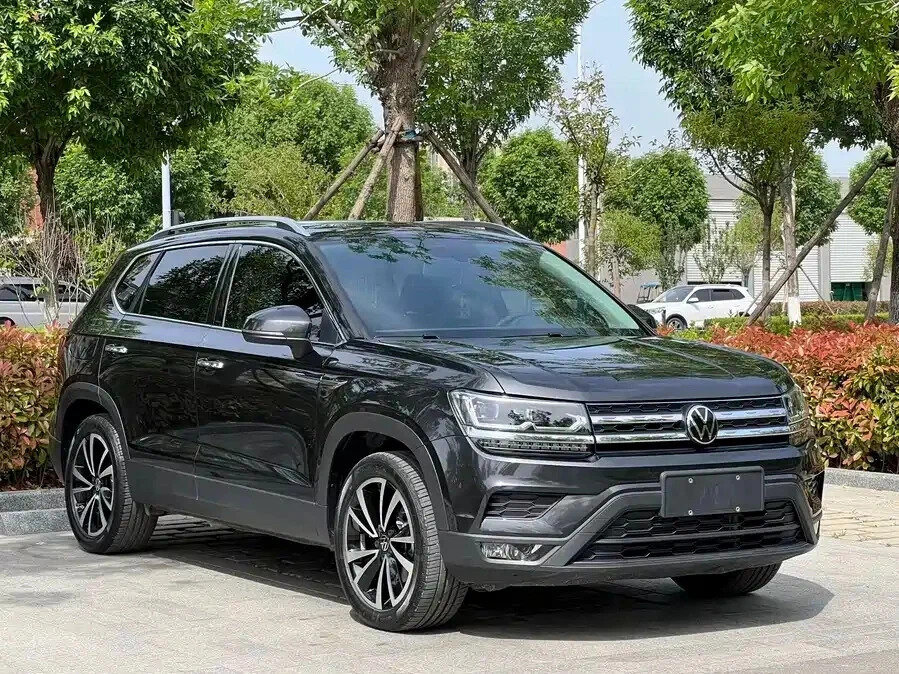 Volkswagen Tharu I