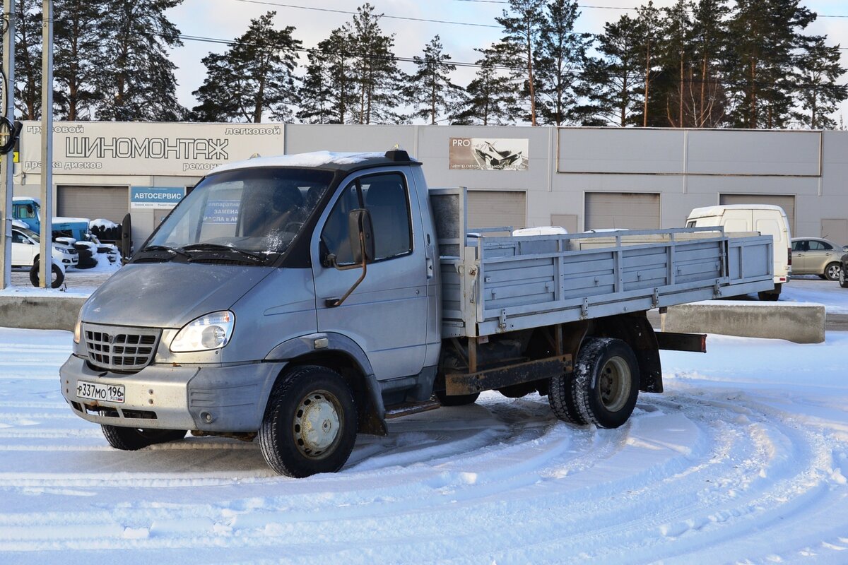 Купить б/у ГАЗ Валдай дизель механика в Берёзовском: серый бортовой ...