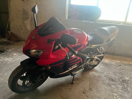Honda CBR 600RR 6 2005 ID 1123374604