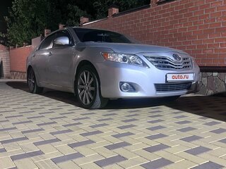 2010 Toyota Camry VI (XV40) Рестайлинг, серебристый, 1050000 рублей, вид 1
