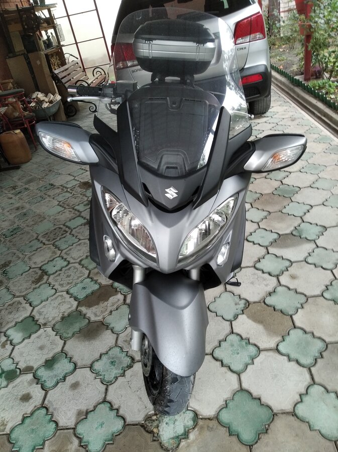Suzuki burgman skywave 650