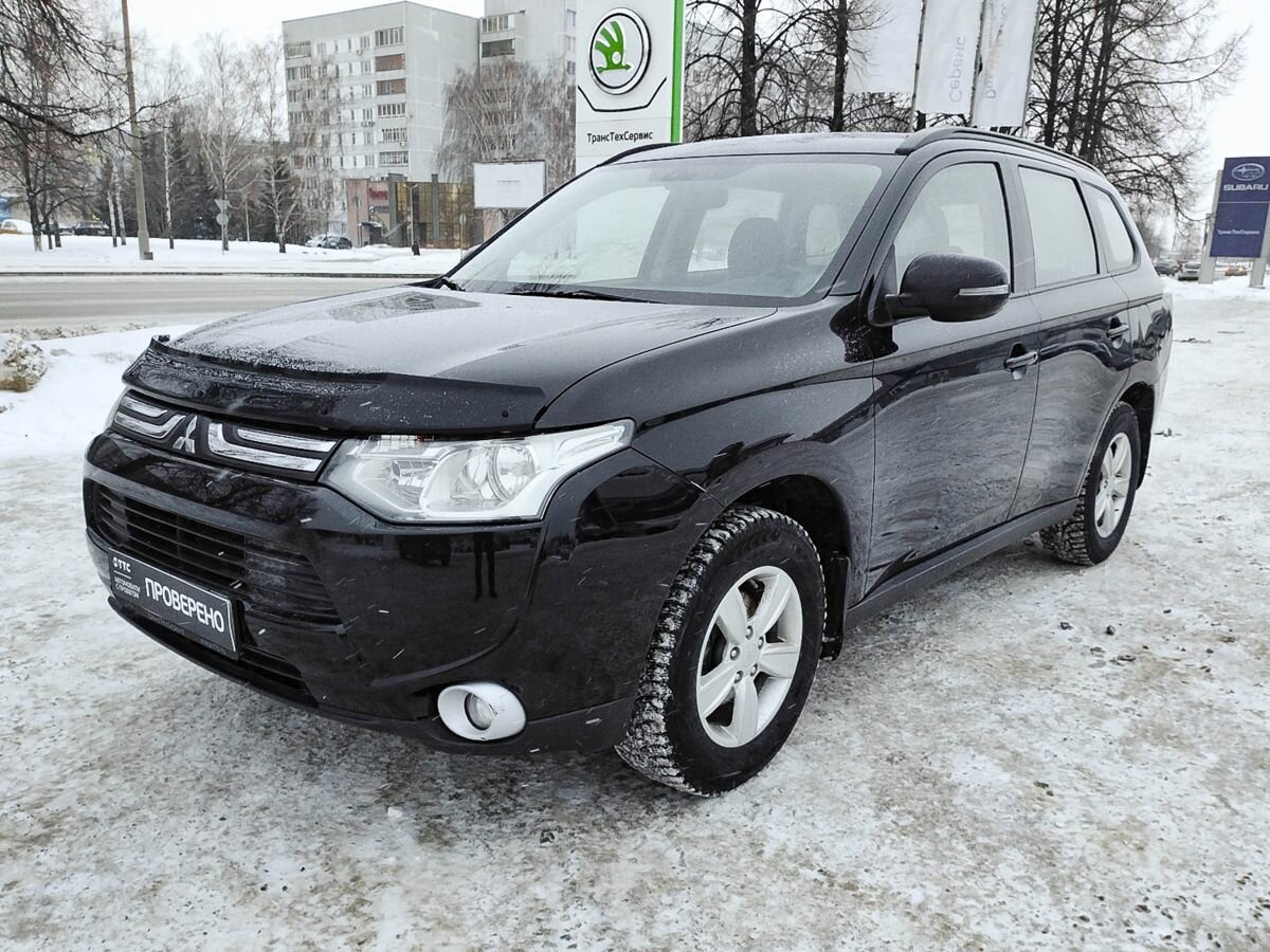 Купить б/у Mitsubishi Outlander III 2.0 CVT (146 л.с.) 4WD бензин ...
