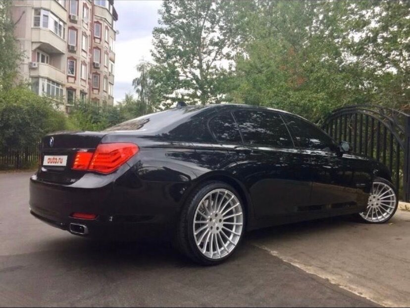 Купить б/у BMW 7 серии V (F01/F02/F04) 750i xDrive 4.4 AT